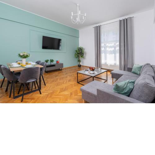 Brzozowa Apartment by Hostly