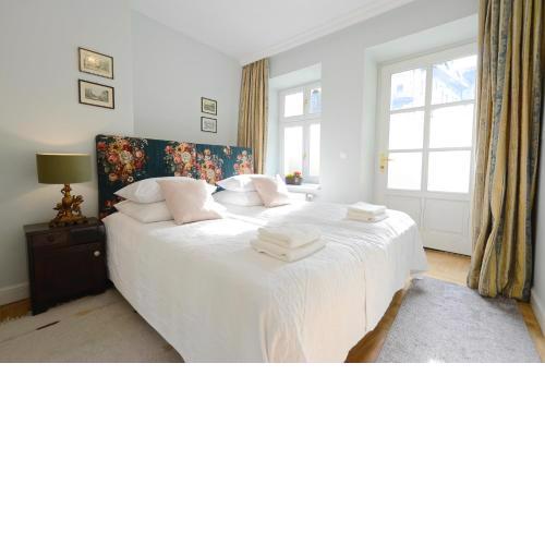Crystal Suites Chez Helena